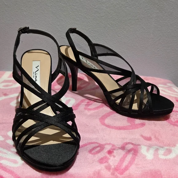 Women's Nina's Black Bess Heel, Size  9M - Picture 2 of 7